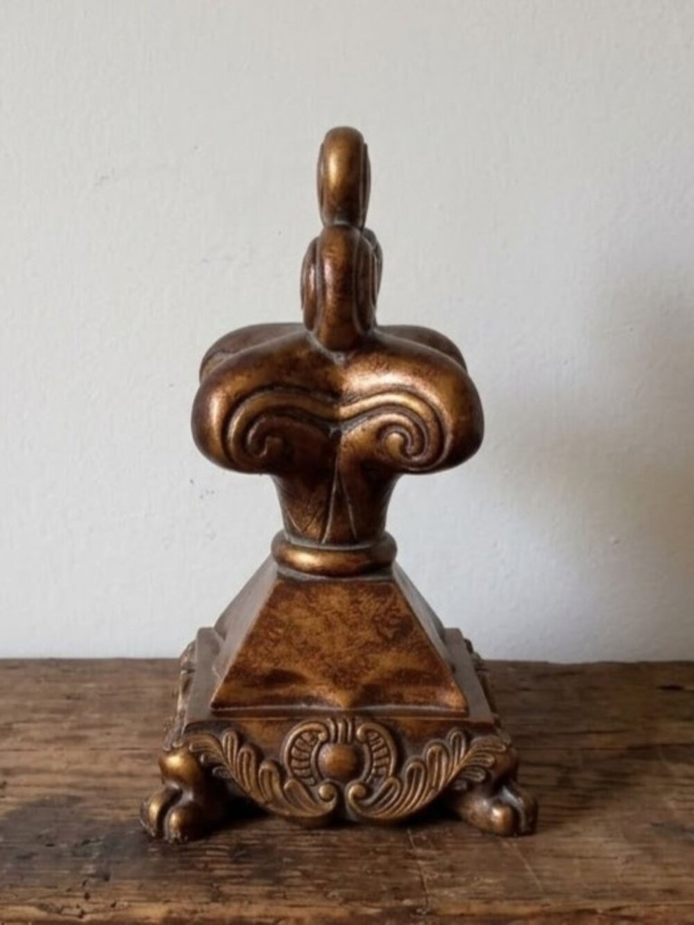 Antique Style Heavy Resin Bookend Finial Ornate Gold Bookshelf Decor Regal 7.75"